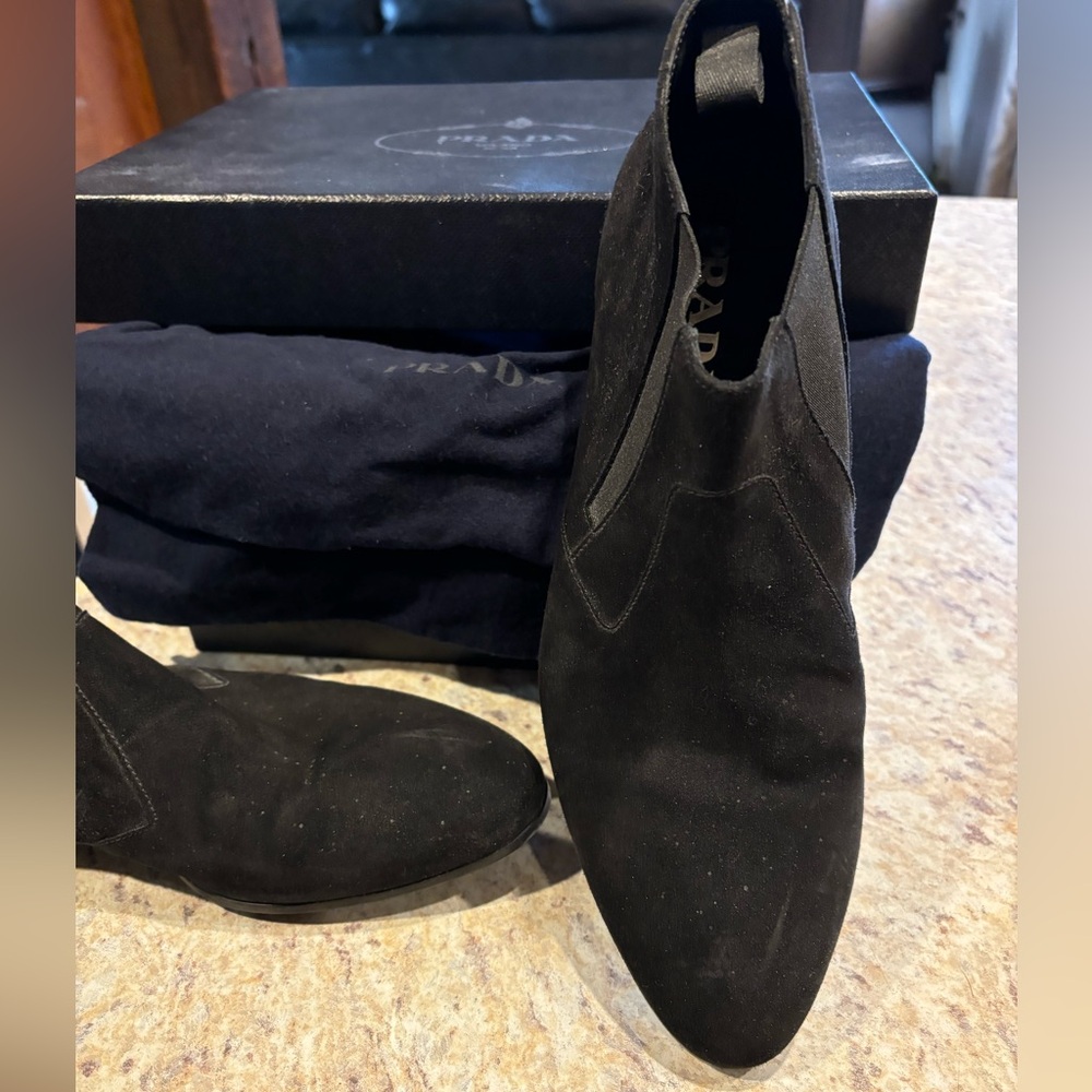 Black suede PRADA men’s bootie…. Unisex